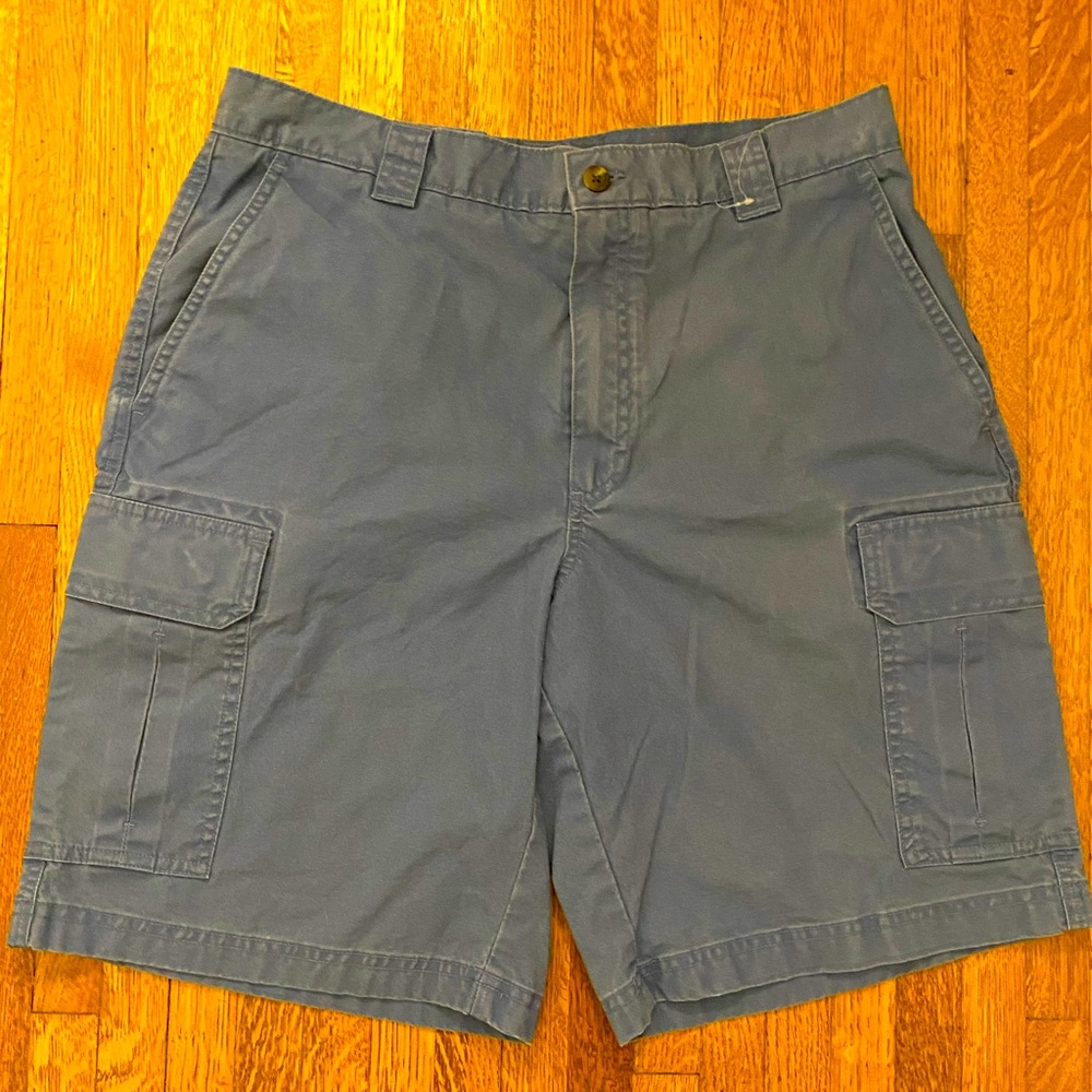 L.L. Bean men’s 35 Allagash Cargo Shorts, grey blue. NWOT.